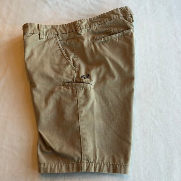 FOX Racing Taupe Flat Front Bermuda Shorts Size 32 - Picture 3 of 11